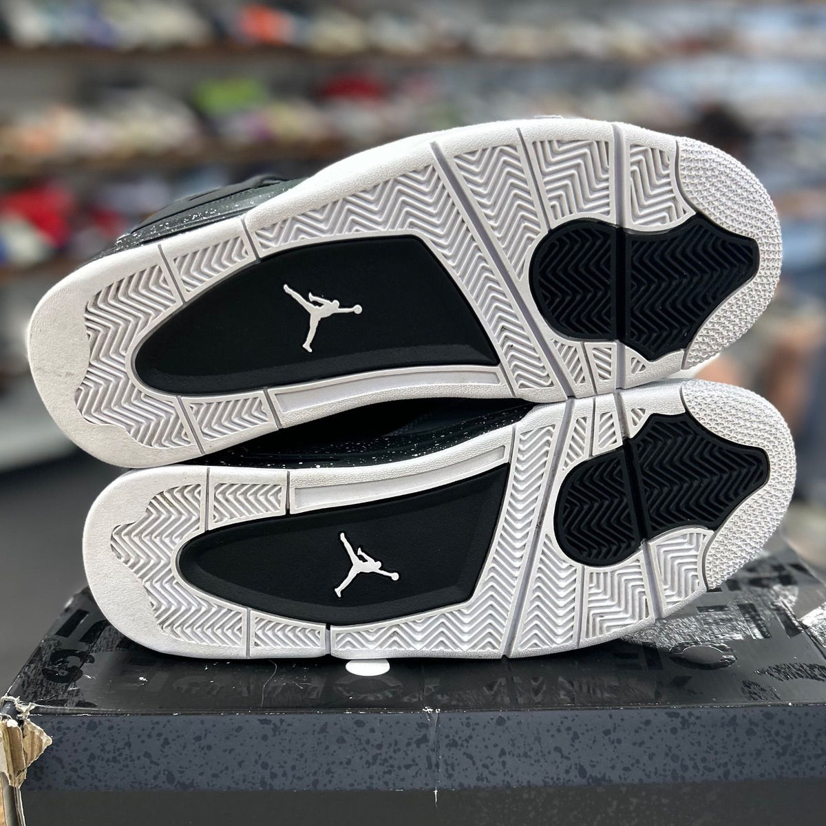 Jordan 4 Retro Fear (2024) - Preowned