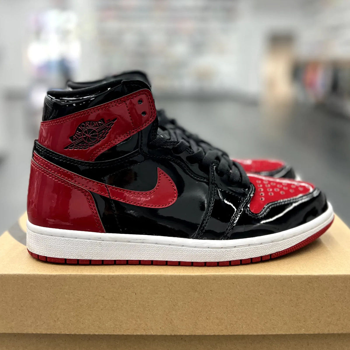 Jordan 1 Retro High OG Patent Bred - Preowned