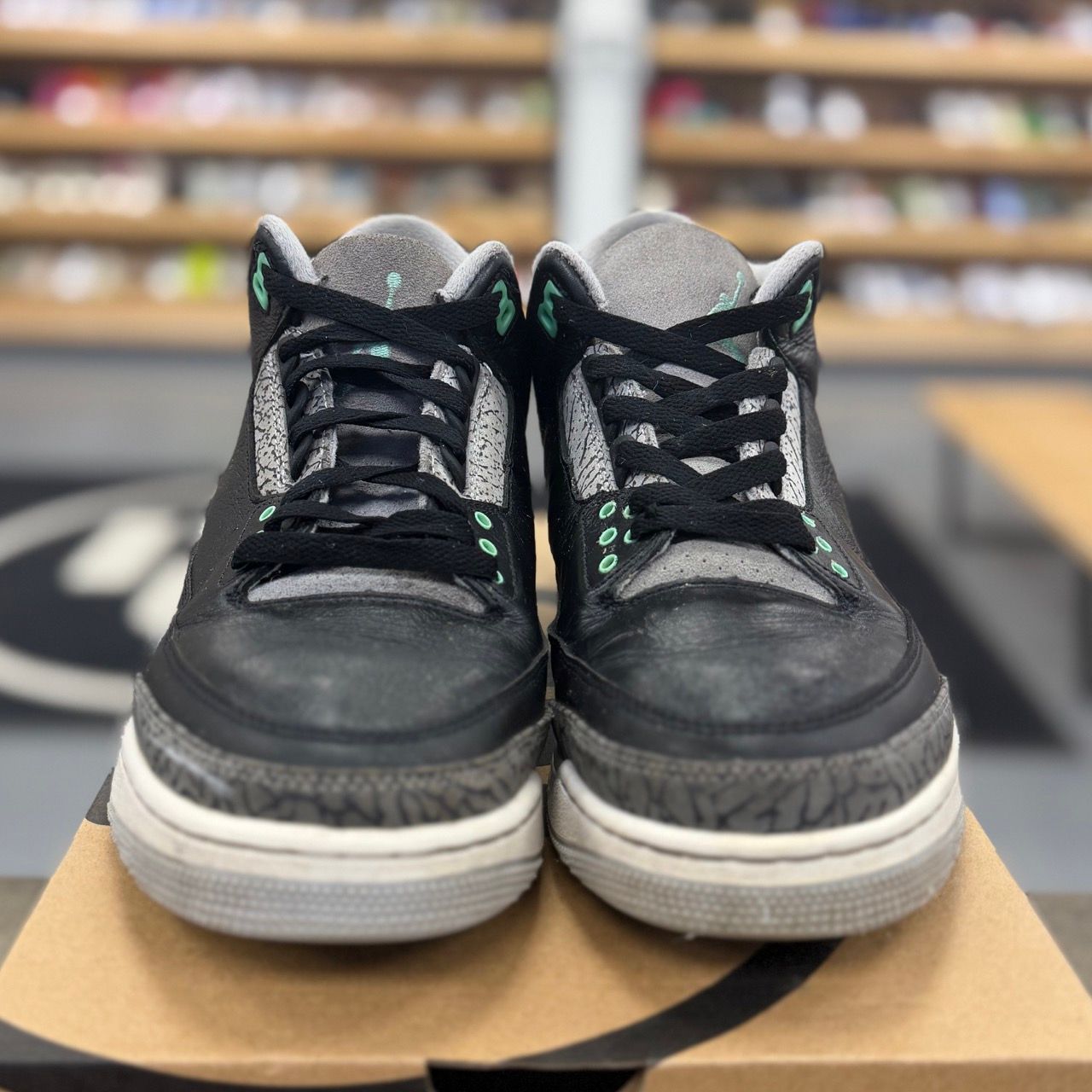 Jordan 3 Retro Green Glow - Preowned