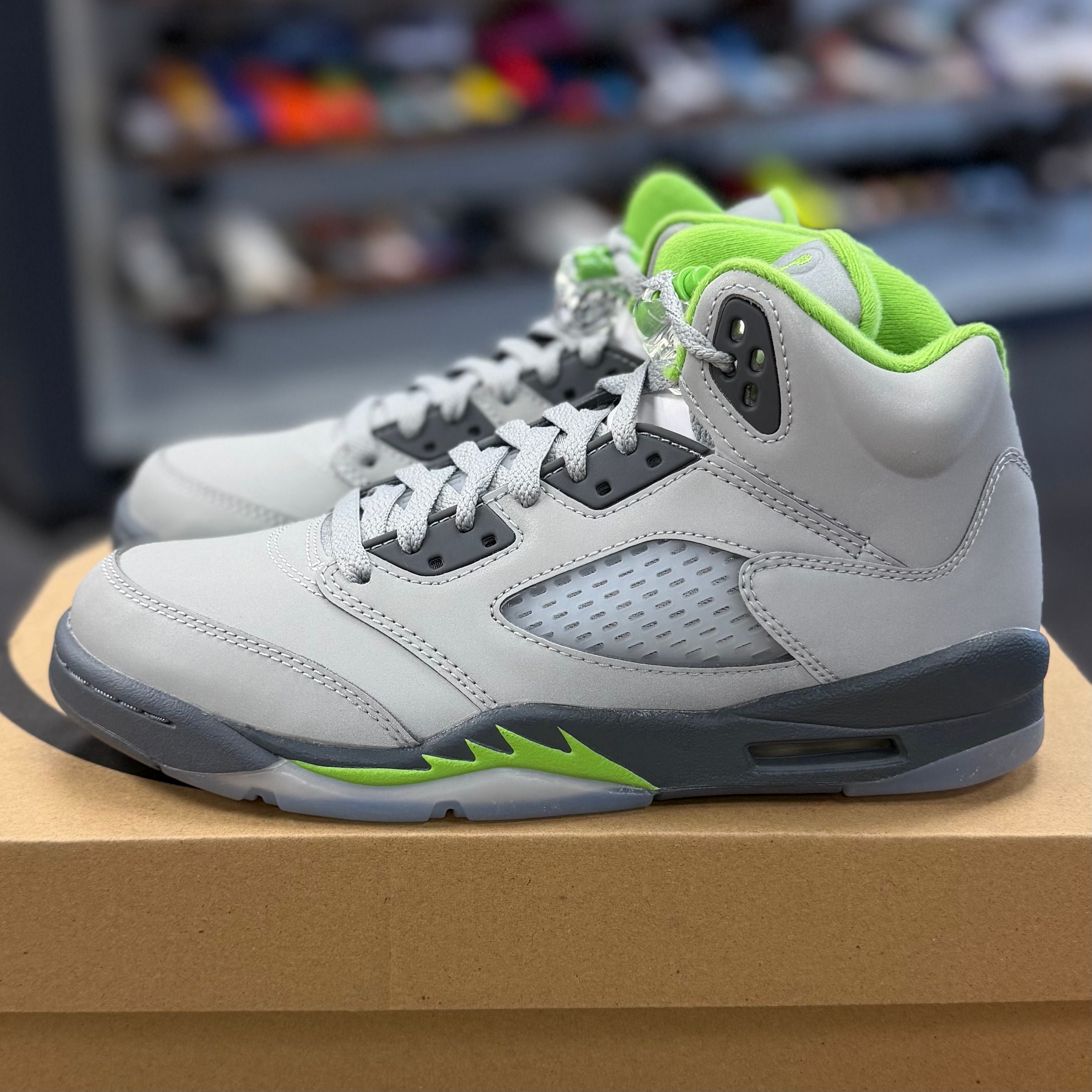 BRAND NEW STEAL - Jordan 5 Retro Green Bean (2022) (GS)