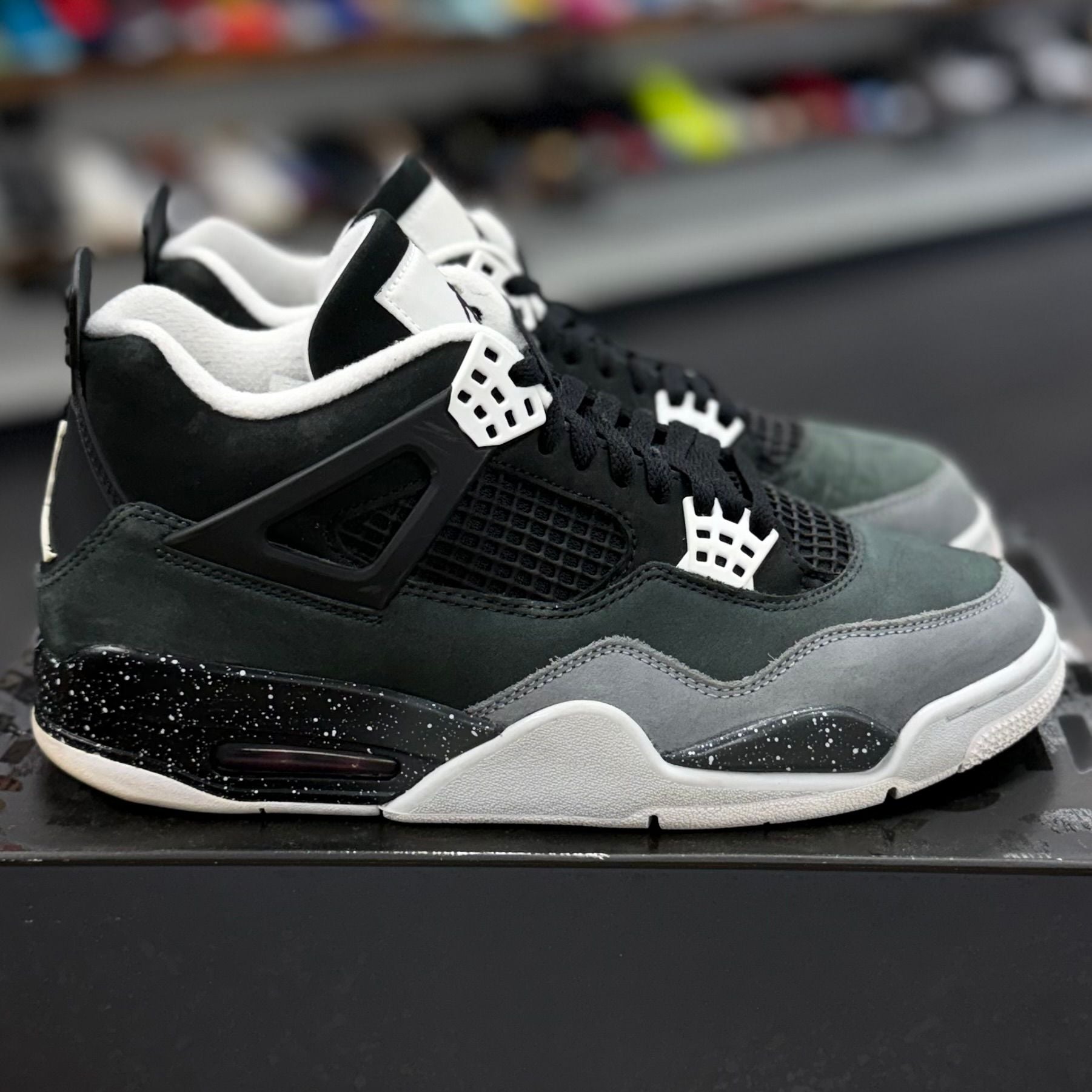 Jordan 4 Retro Fear (2024) - Preowned