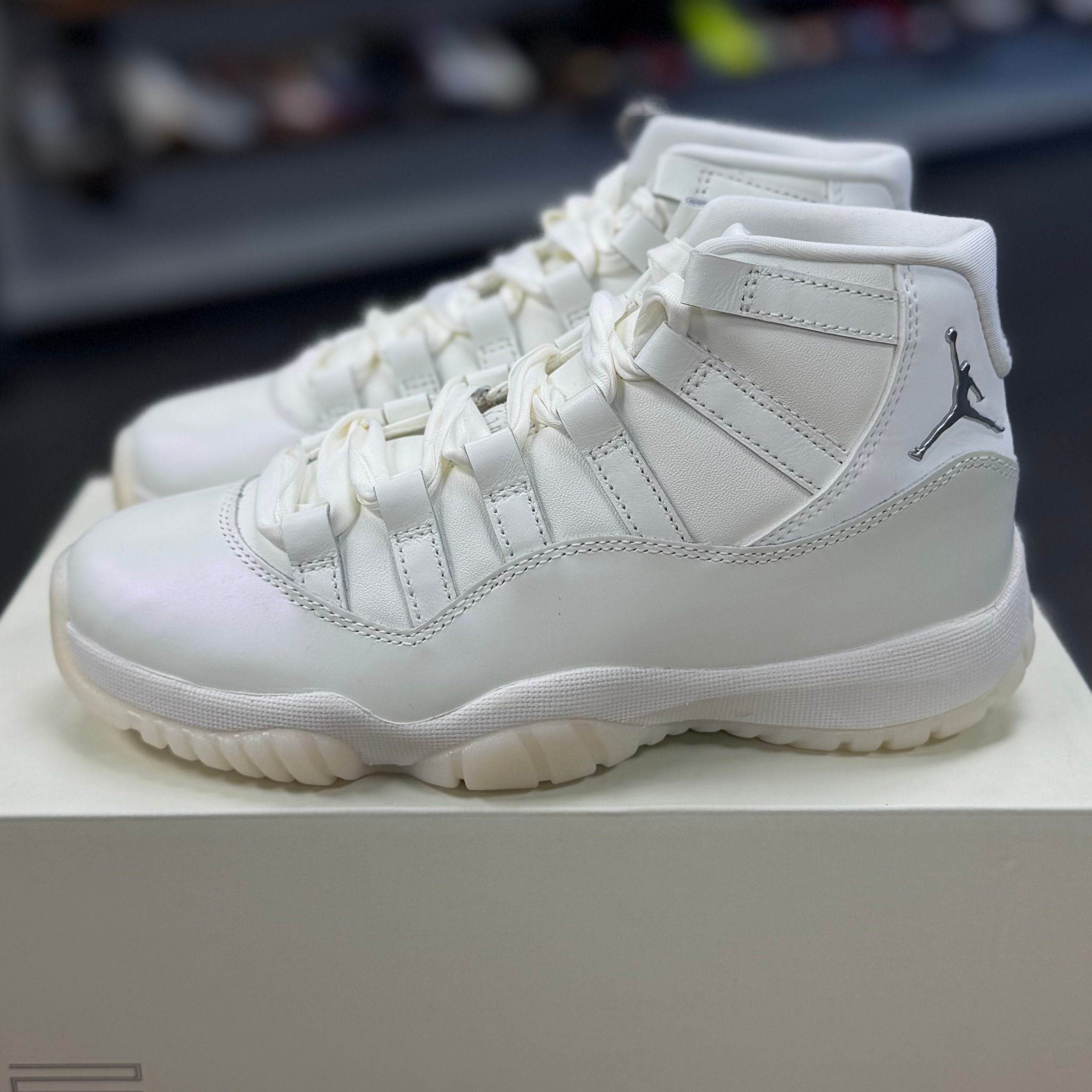 BRAND NEW STEAL - Jordan 11 Retro Pearl (Women's)