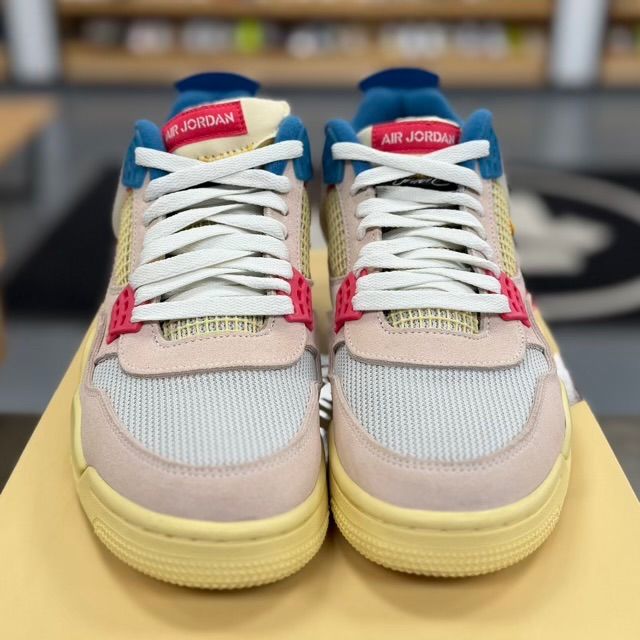 Jordan 4 Retro Union Guava Ice - Preowned