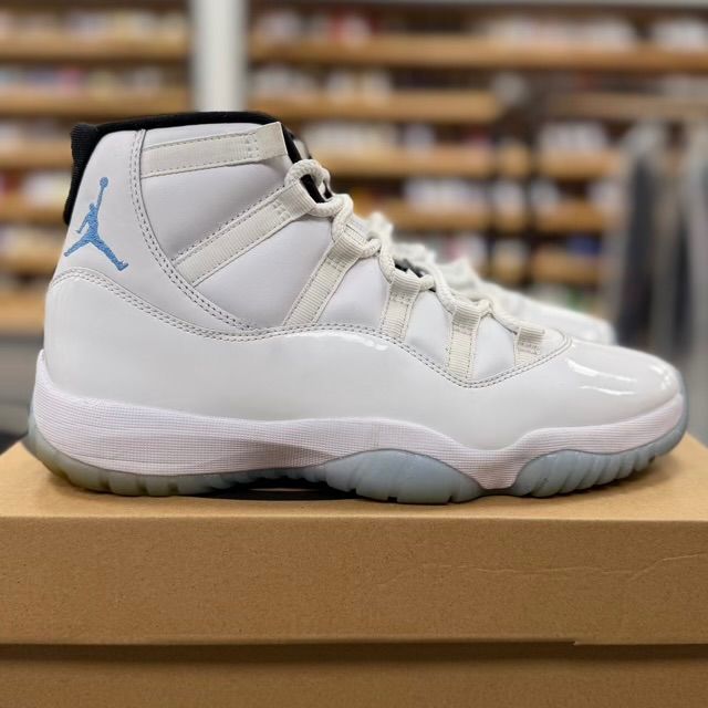 Jordan 11 Retro Legend Blue (2024) - Preowned