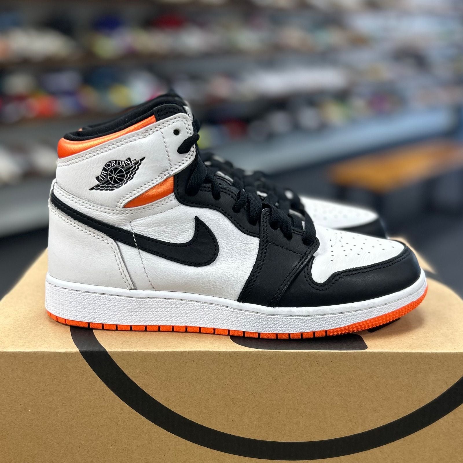 Jordan 1 High OG Electro Orange (GS) - Preowned