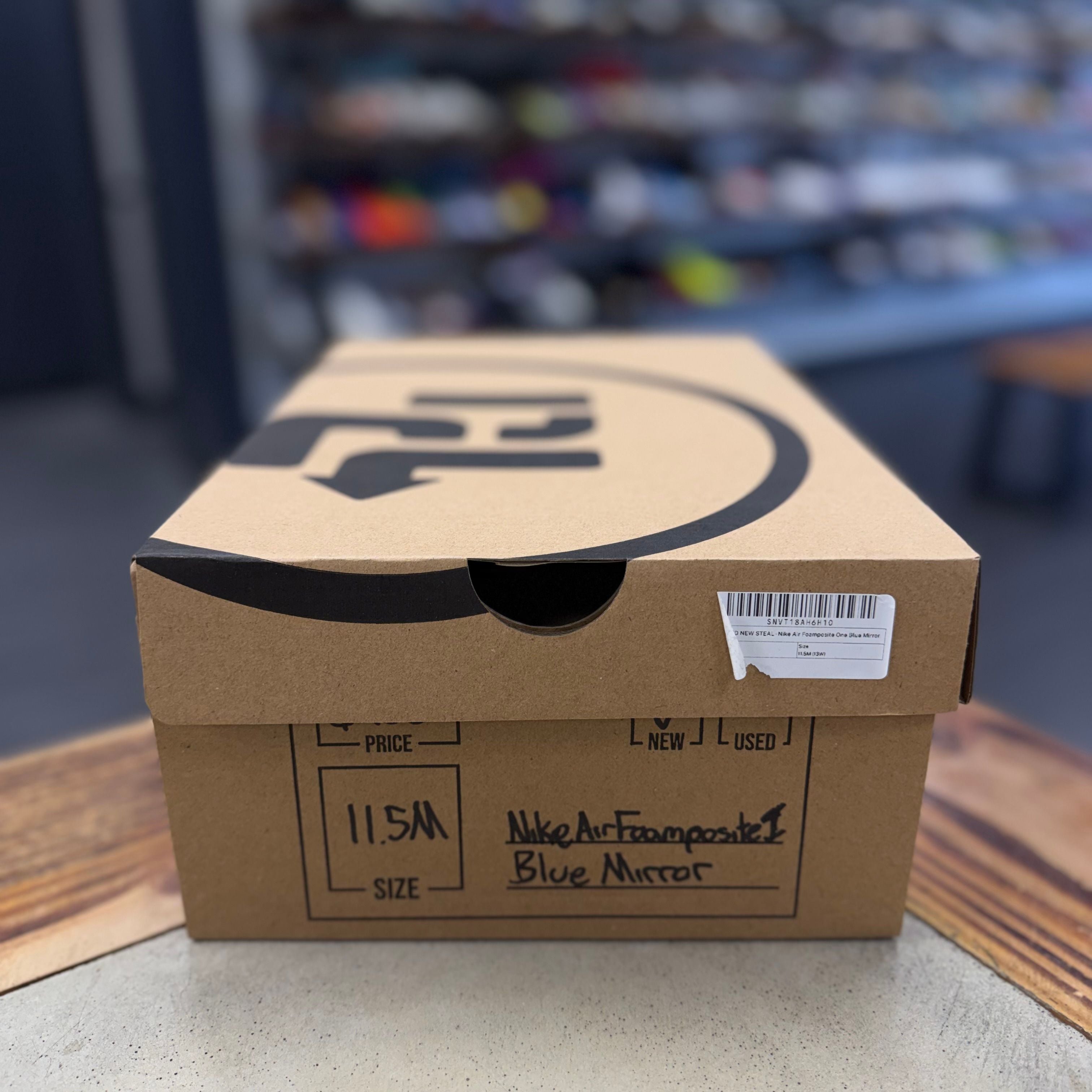 BRAND NEW STEAL - Nike Air Foamposite One Blue Mirror