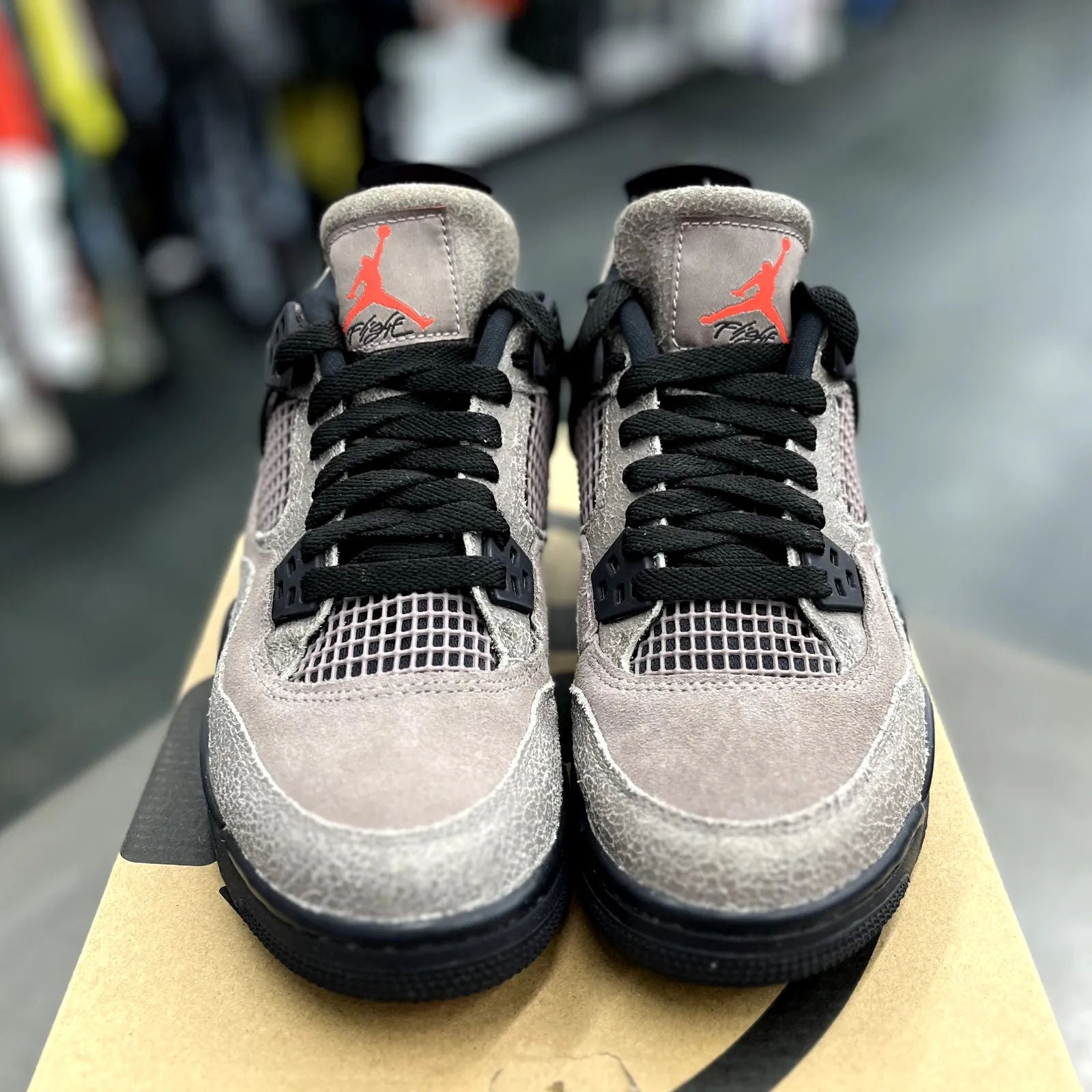 Jordan 4 Retro Taupe Haze (GS) - Preowned