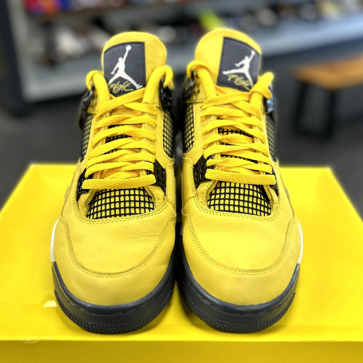 Jordan 4 Retro Lightning (2021) - Preowned