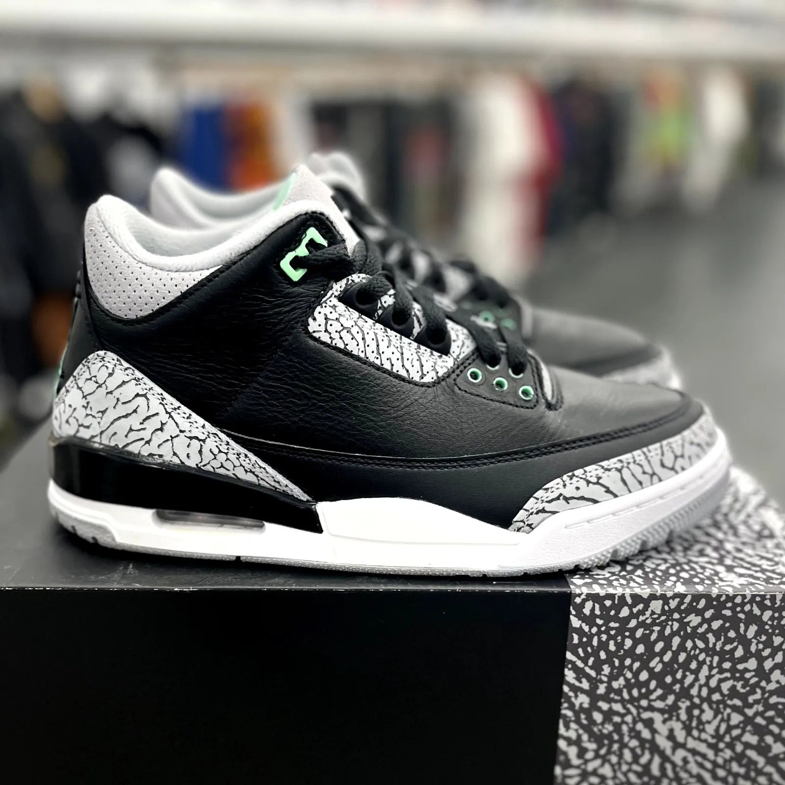 Jordan 3 Retro Green Glow - Preowned
