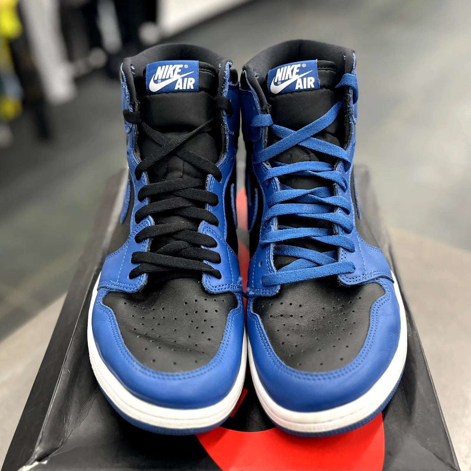 Jordan 1 Retro High OG Dark Marina Blue - Preowned
