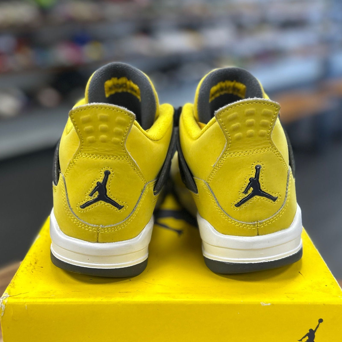 Jordan 4 Retro Lightning (2021) (GS) - Preowned