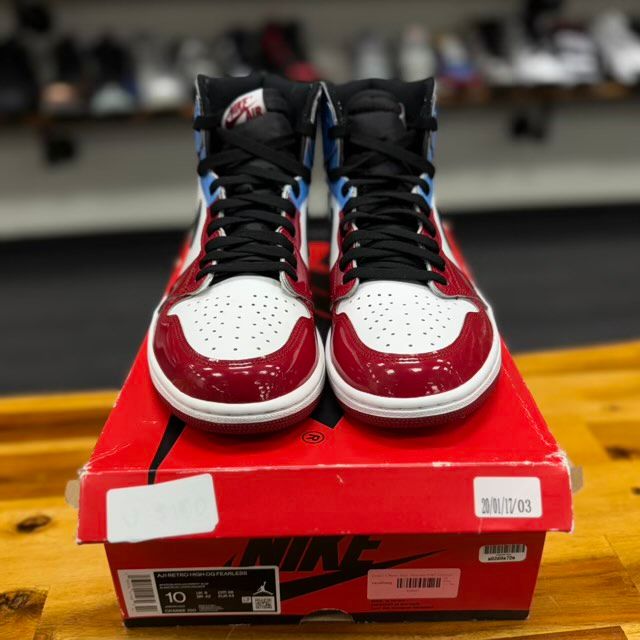 Jordan 1 Retro High Fearless UNC Chicago - Preowned