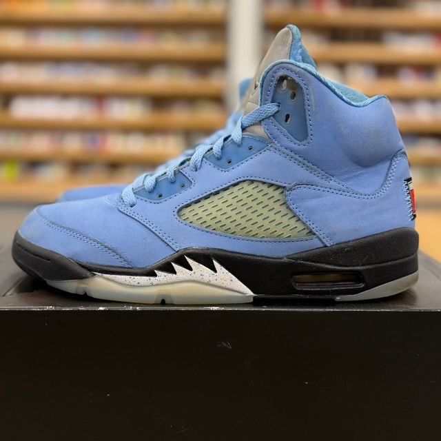Jordan 5 Retro UNC University Blue - Preowned