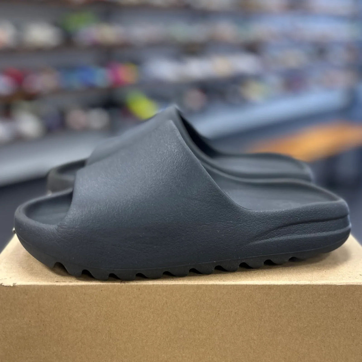 adidas Yeezy Slide Onyx - Preowned