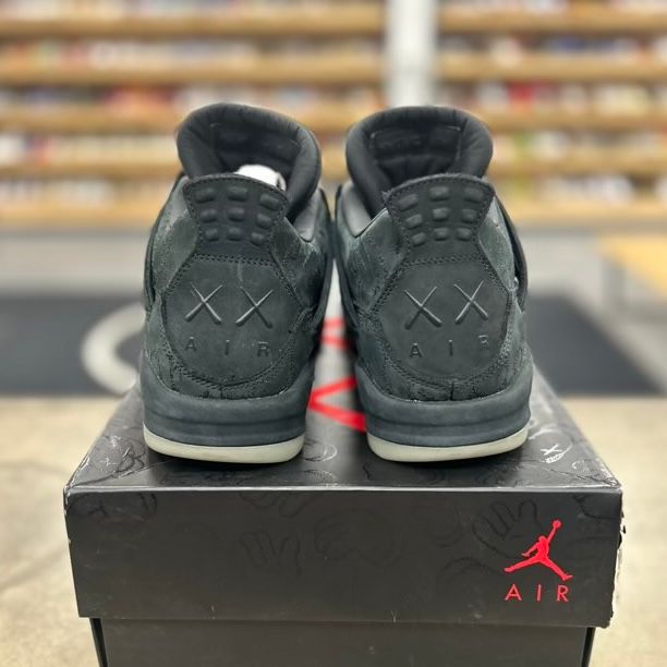 Jordan 4 Retro Kaws Black - Preowned