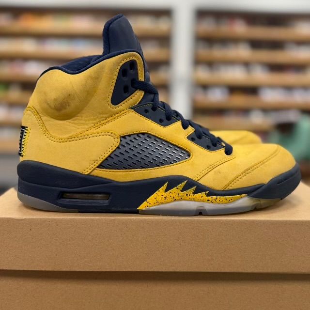 Jordan 5 Retro Michigan (2019) - Preowned