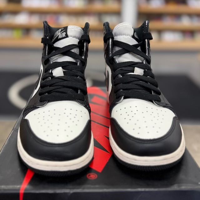 Jordan 1 Retro High Dark Mocha (GS) - Preowned