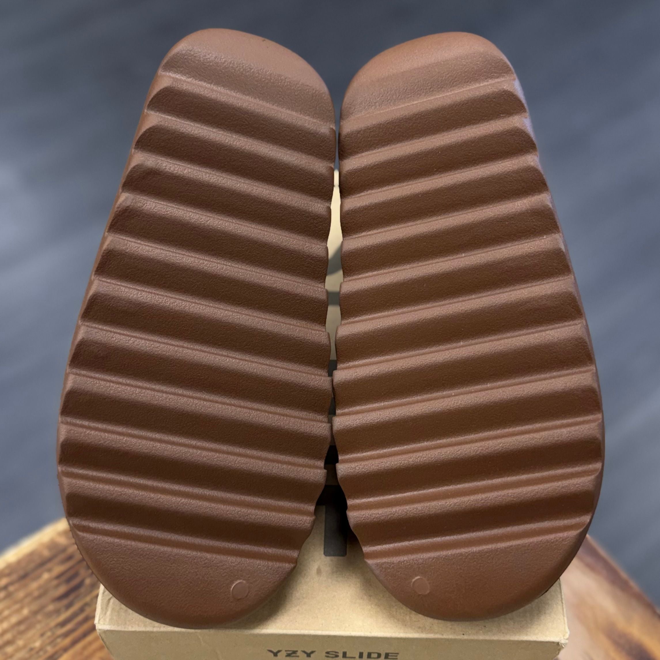 BRAND NEW STEAL - adidas Yeezy Slide Flax