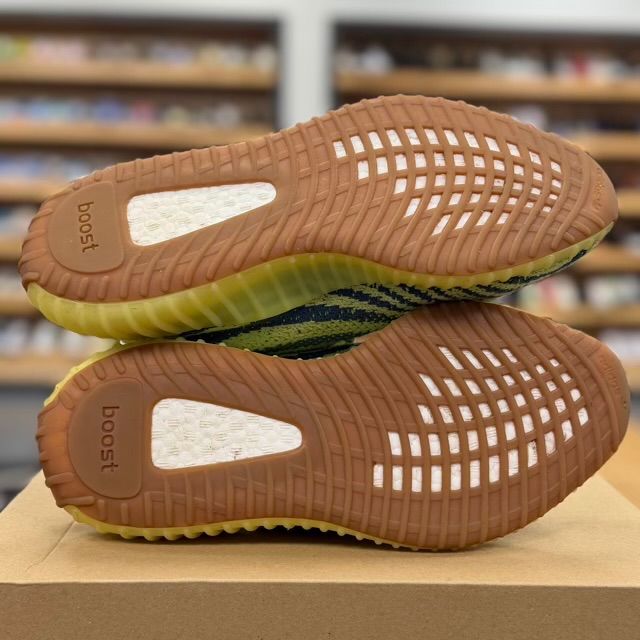 adidas Yeezy Boost 350 V2 Semi Frozen Yellow - Preowned