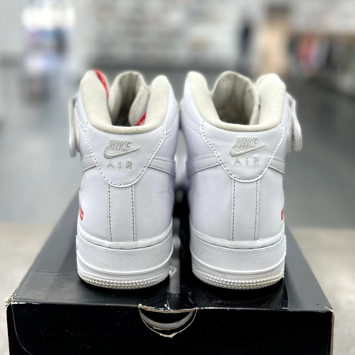 Nike Air Force 1 Mid Supreme White - Preowned