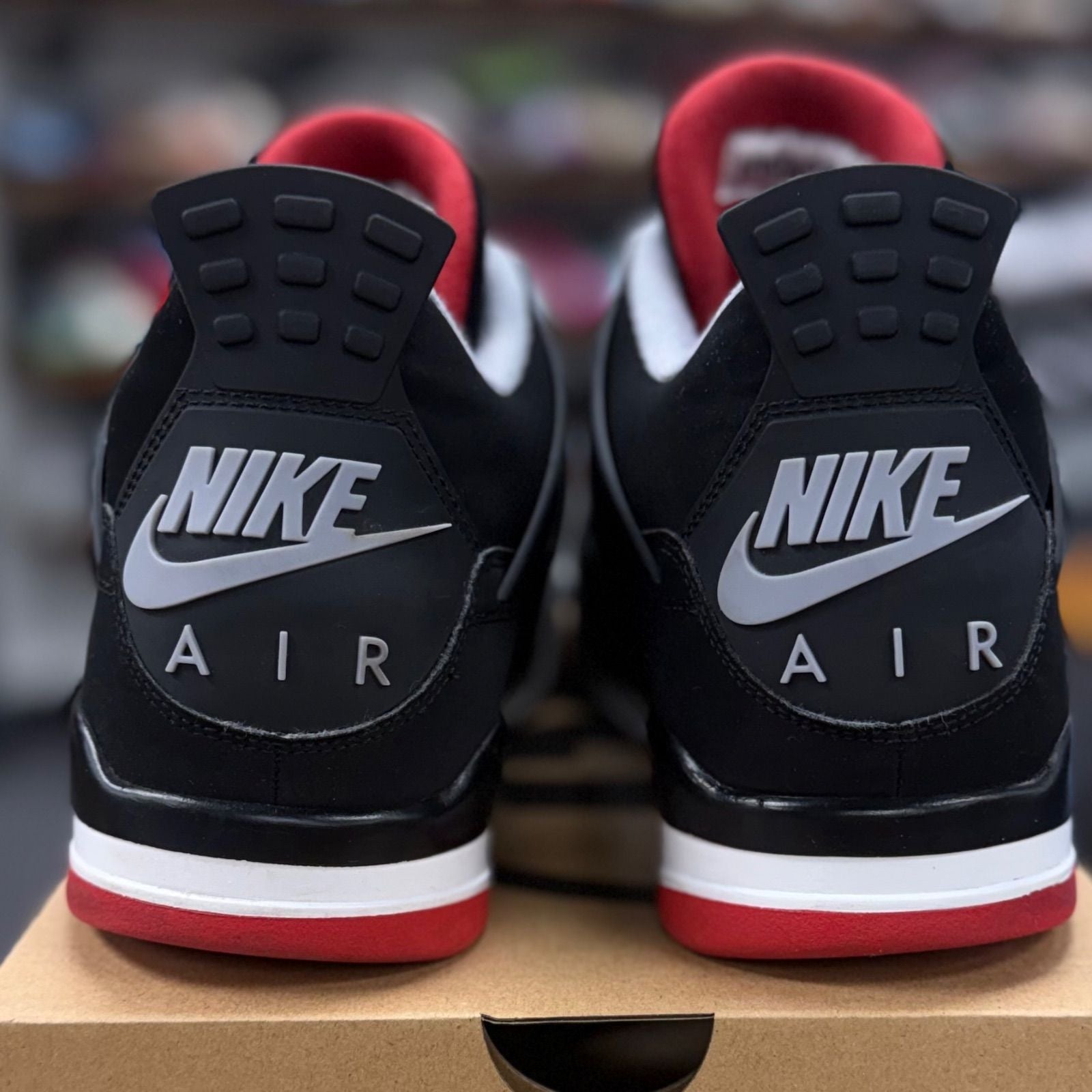 Jordan 4 Retro Bred (2019) - Preowned