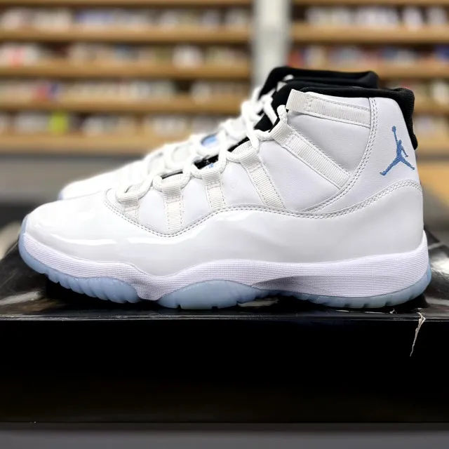 Jordan 11 Retro Legend Blue (2024) - Preowned