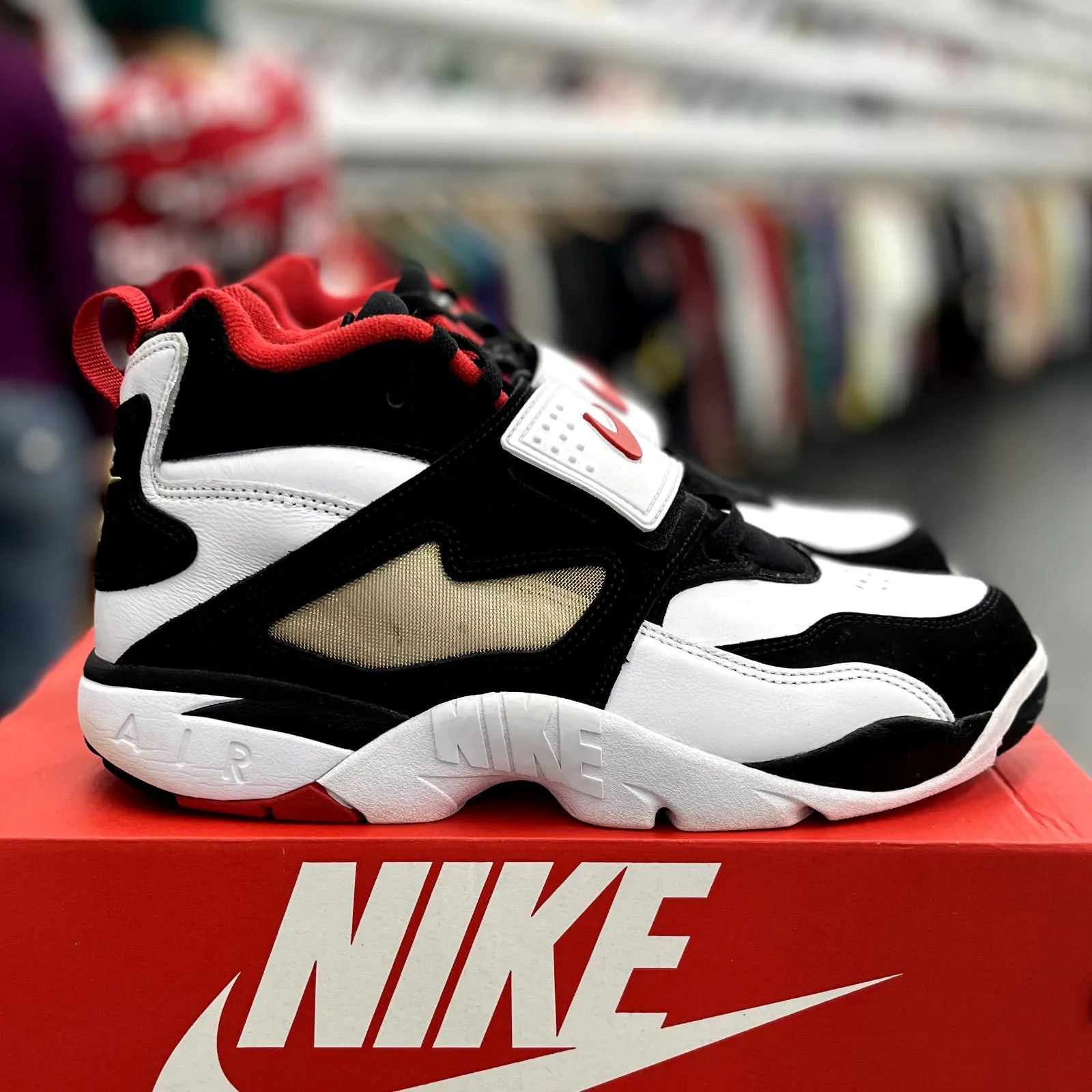 Nike Air Diamond Turf 49ers (2025) - Preowned