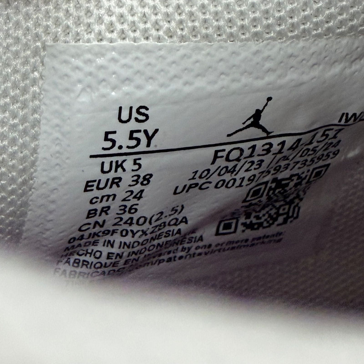 Jordan 4 Retro Hyper Violet (GS) - Preowned