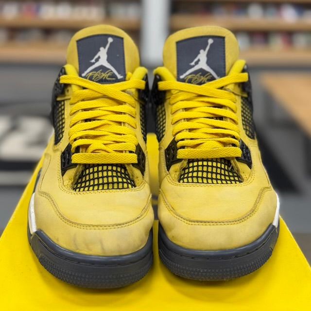 Jordan 4 Retro Lightning (2021) - Preowned