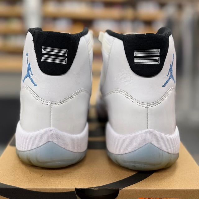 Jordan 11 Retro Legend Blue (2024) - Preowned