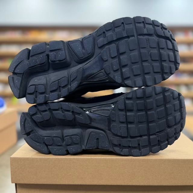 Nike Zoom Vomero 5 Triple Black - Preowned