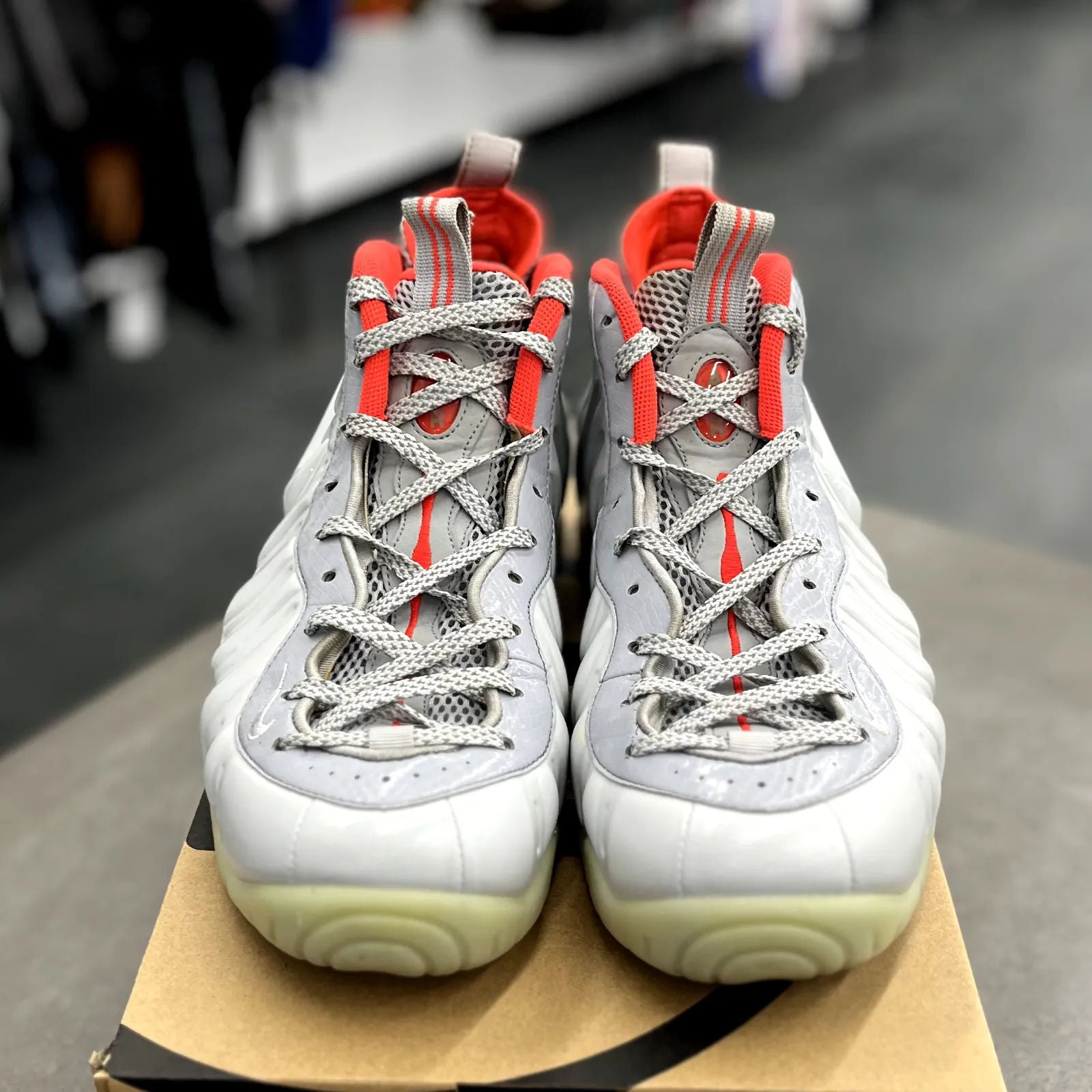 Nike Air Foamposite Pro Pure Platinum - Preowned