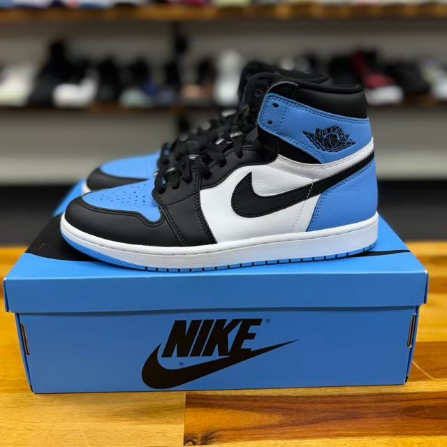 Jordan 1 Retro High OG UNC Toe - Preowned