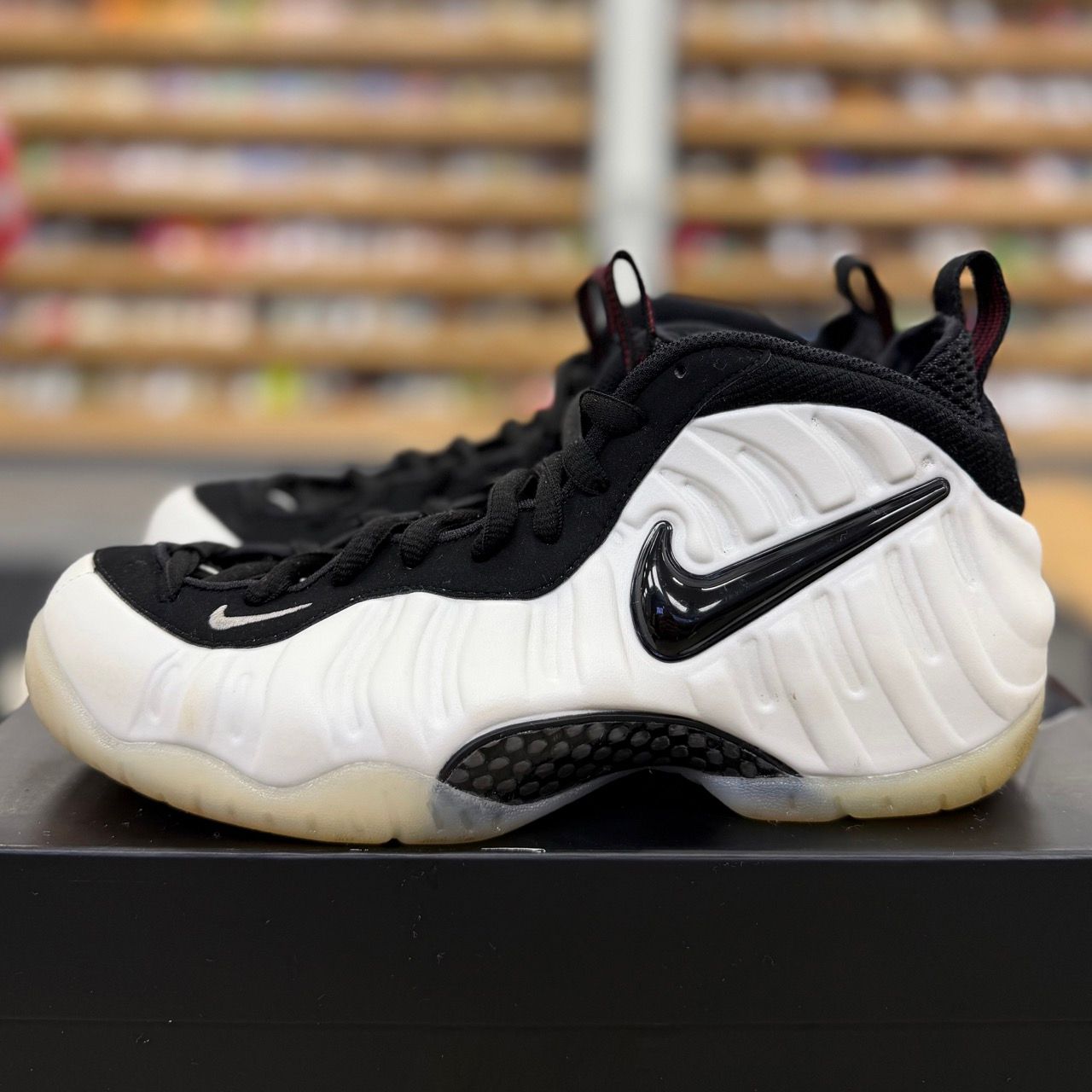 Nike Air Foamposite Pro Pearl (2025) - Preowned