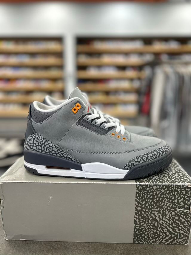 Jordan 3 Retro Cool Grey (2021) - Preowned