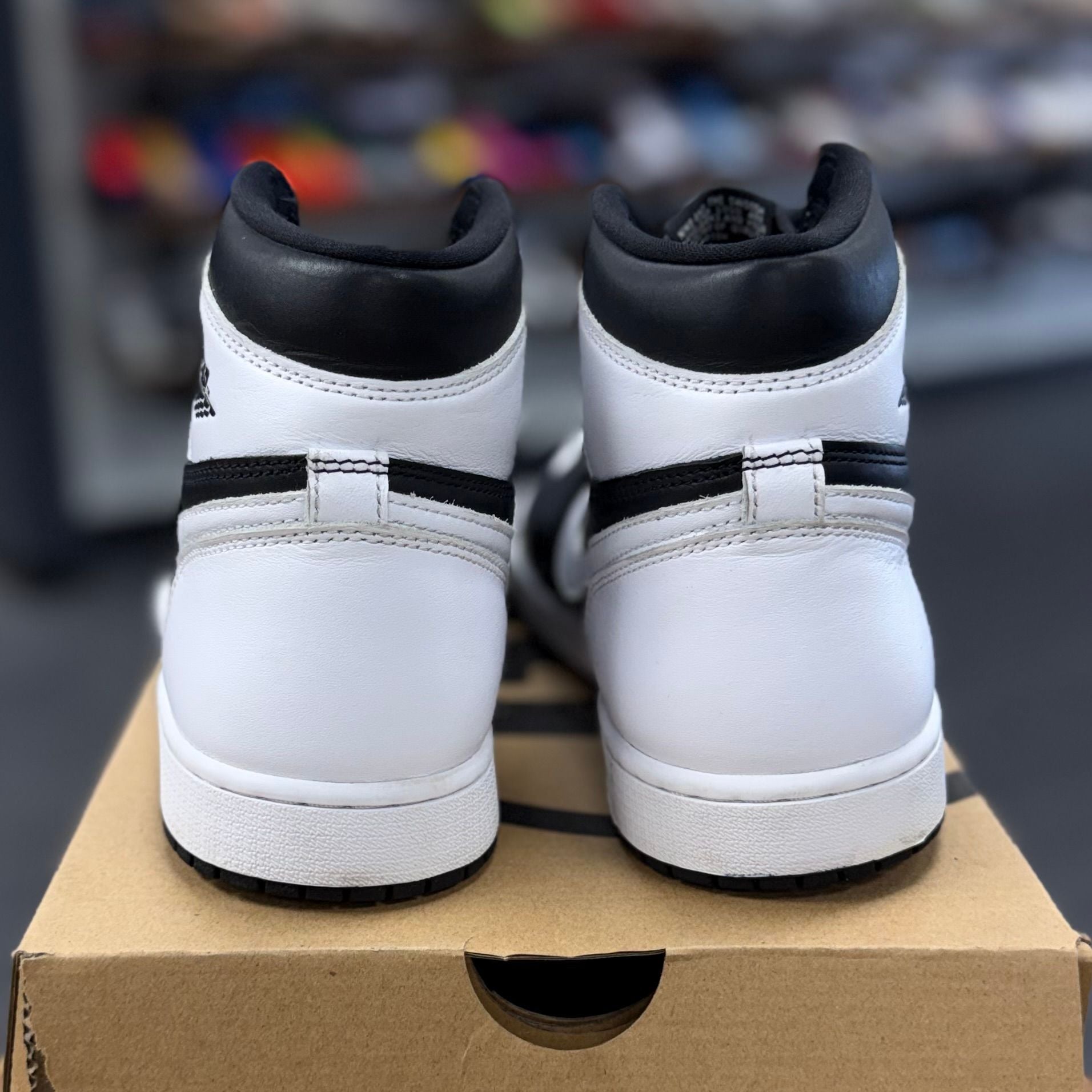 Jordan 1 Retro High OG Black White - Preowned