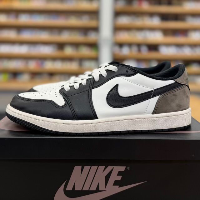 Jordan 1 Retro Low OG Mocha - Preowned
