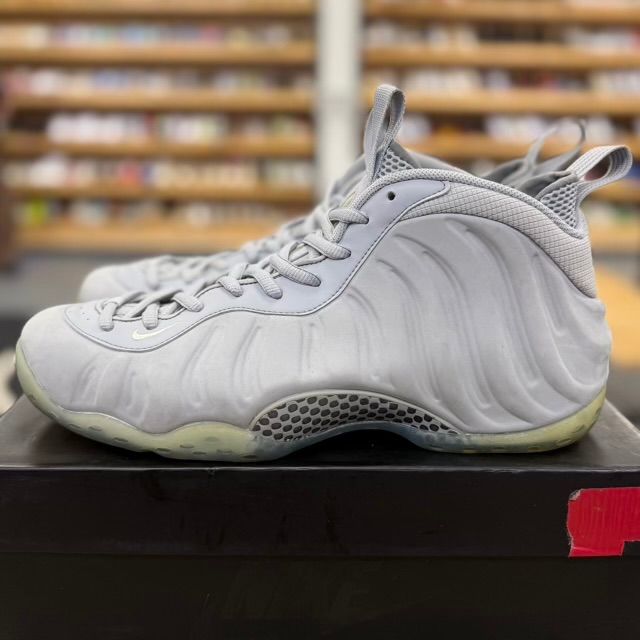 Nike Air Foamposite One Wolf Grey Suede - Preowned