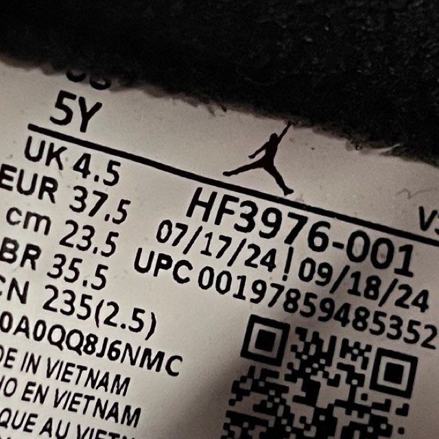 Jordan 5 Retro OG Black Metallic Reimagined (GS) - Preowned