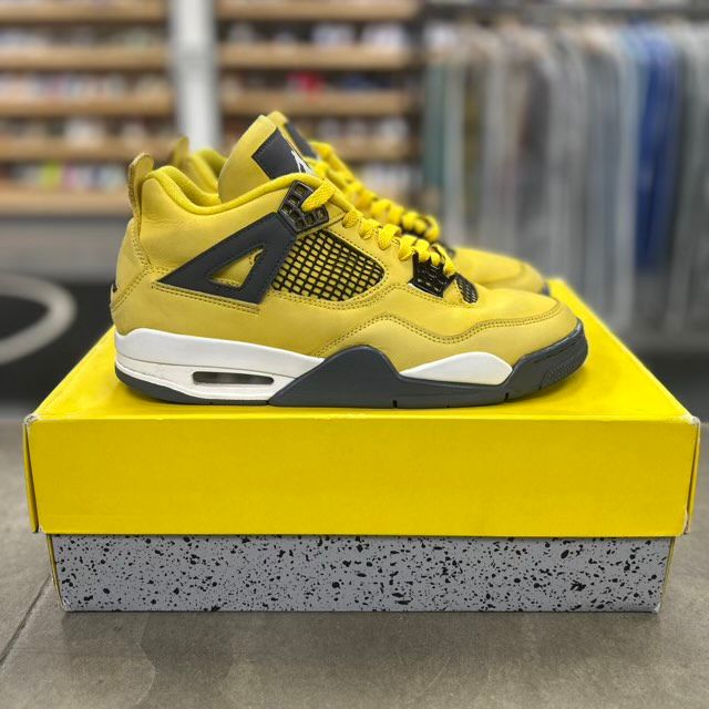 Jordan 4 Retro Lightning (2021) - Preowned