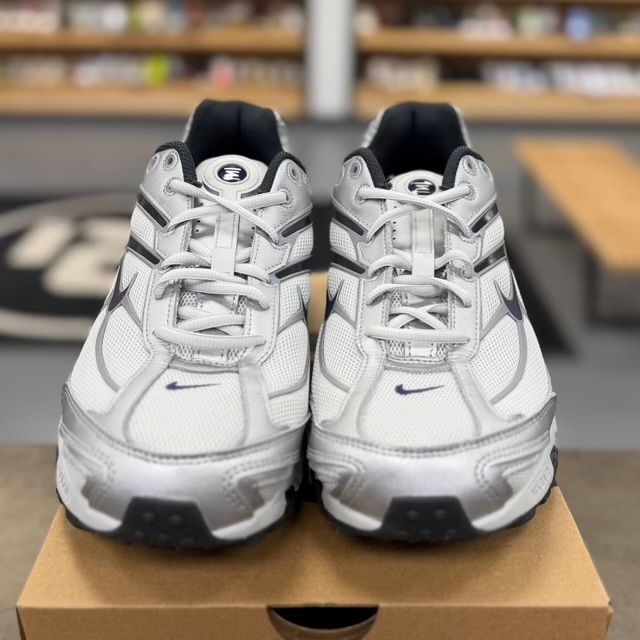 Nike Shox Ride 2 Photon Dust Metallic Silver Navy - Preowned