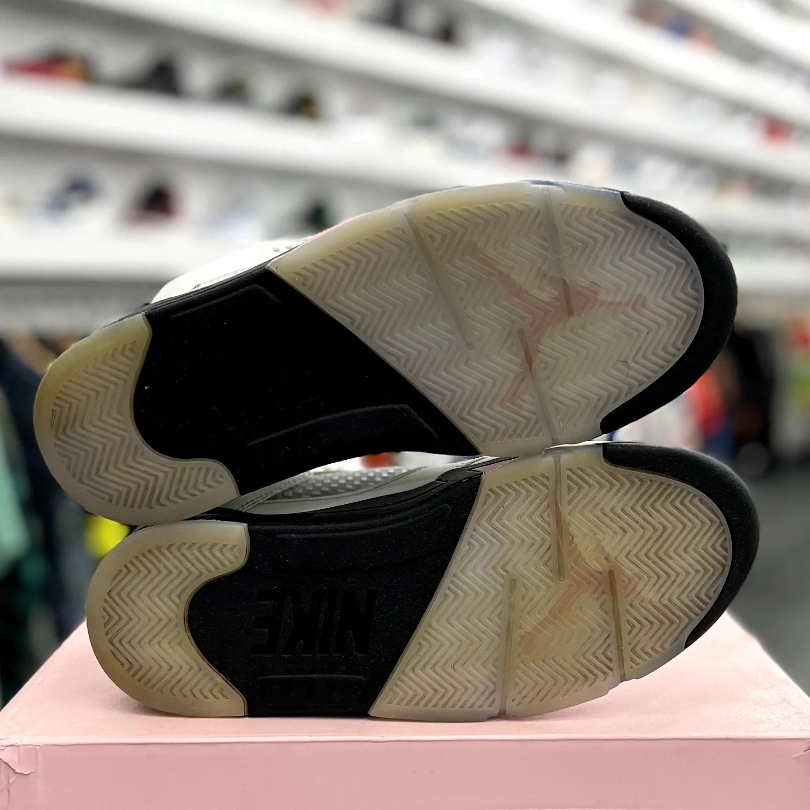 Jordan 5 Retro Medium Soft Pink - Preowned
