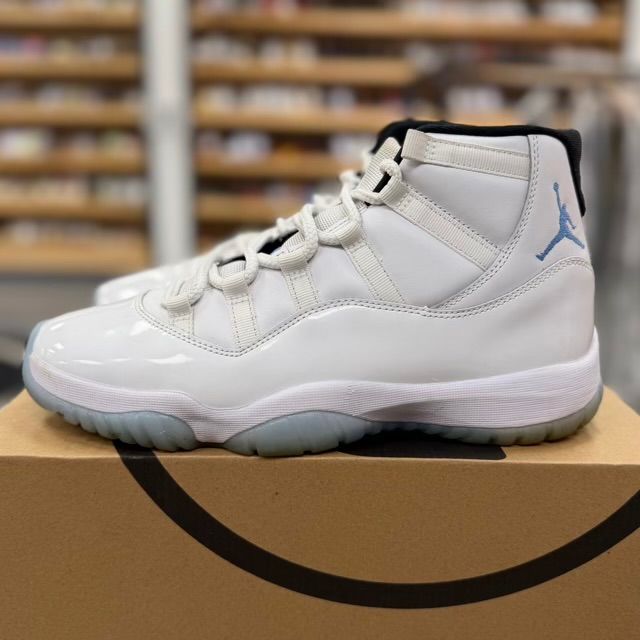 Jordan 11 Retro Legend Blue (2024) - Preowned