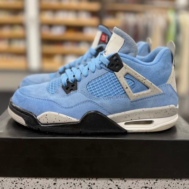 Jordan 4 Retro University Blue (GS) - Preowned