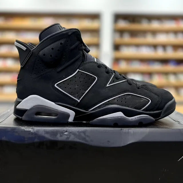 Jordan 6 Retro Cap and Gown - Preowned