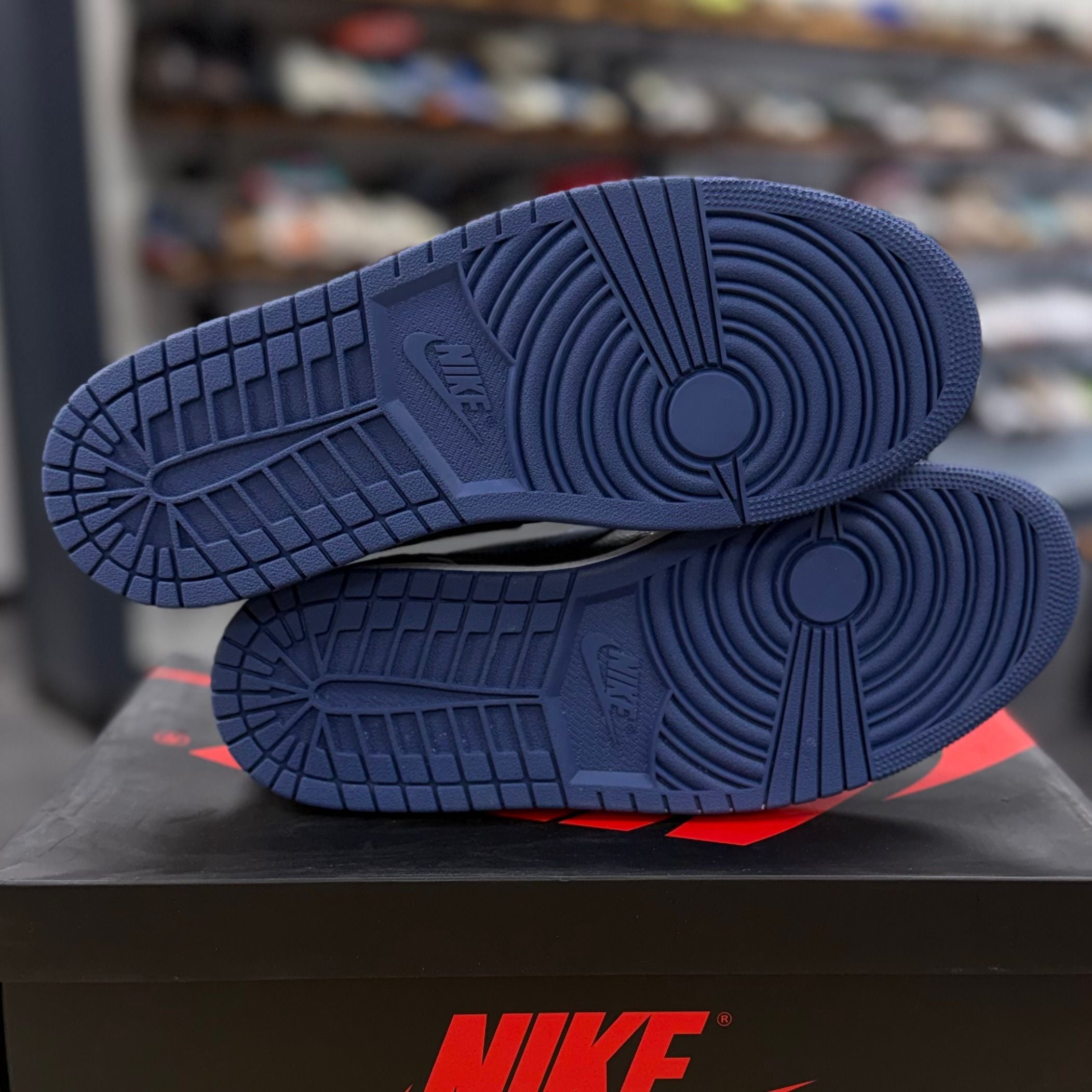 BRAND NEW STEAL - Jordan 1 Retro Low OG Mystic Navy