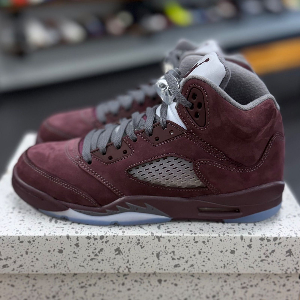 BRAND NEW STEAL - Jordan 5 Retro Burgundy (2023) (GS)