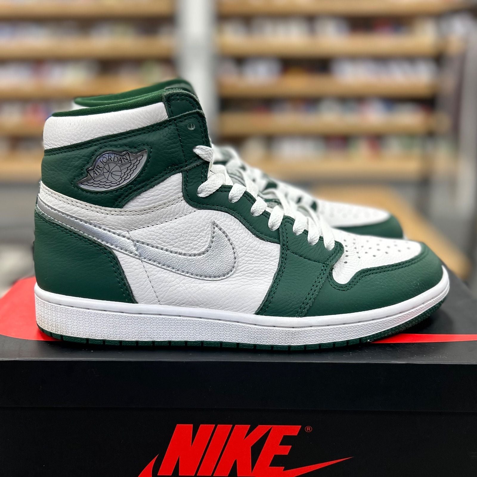 Jordan 1 Retro High OG Gorge Green - Preowned