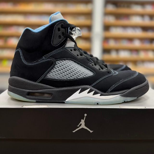 Jordan 5 Retro Black University Blue (2026) - Preowned