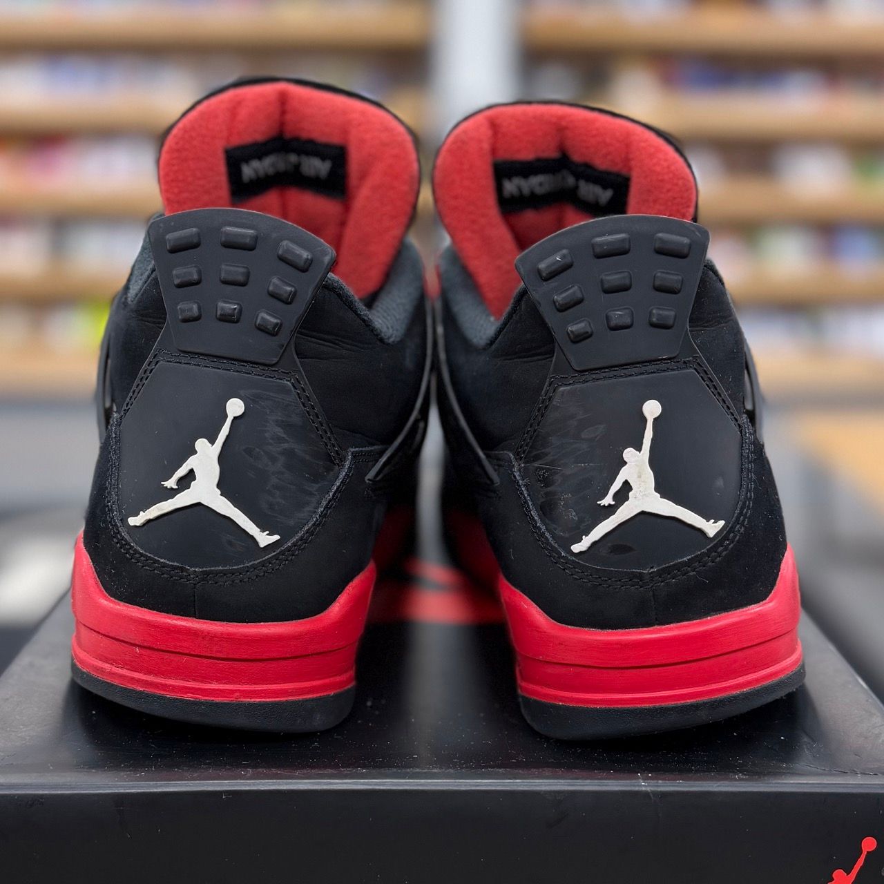 Jordan 4 Retro Red Thunder - Preowned